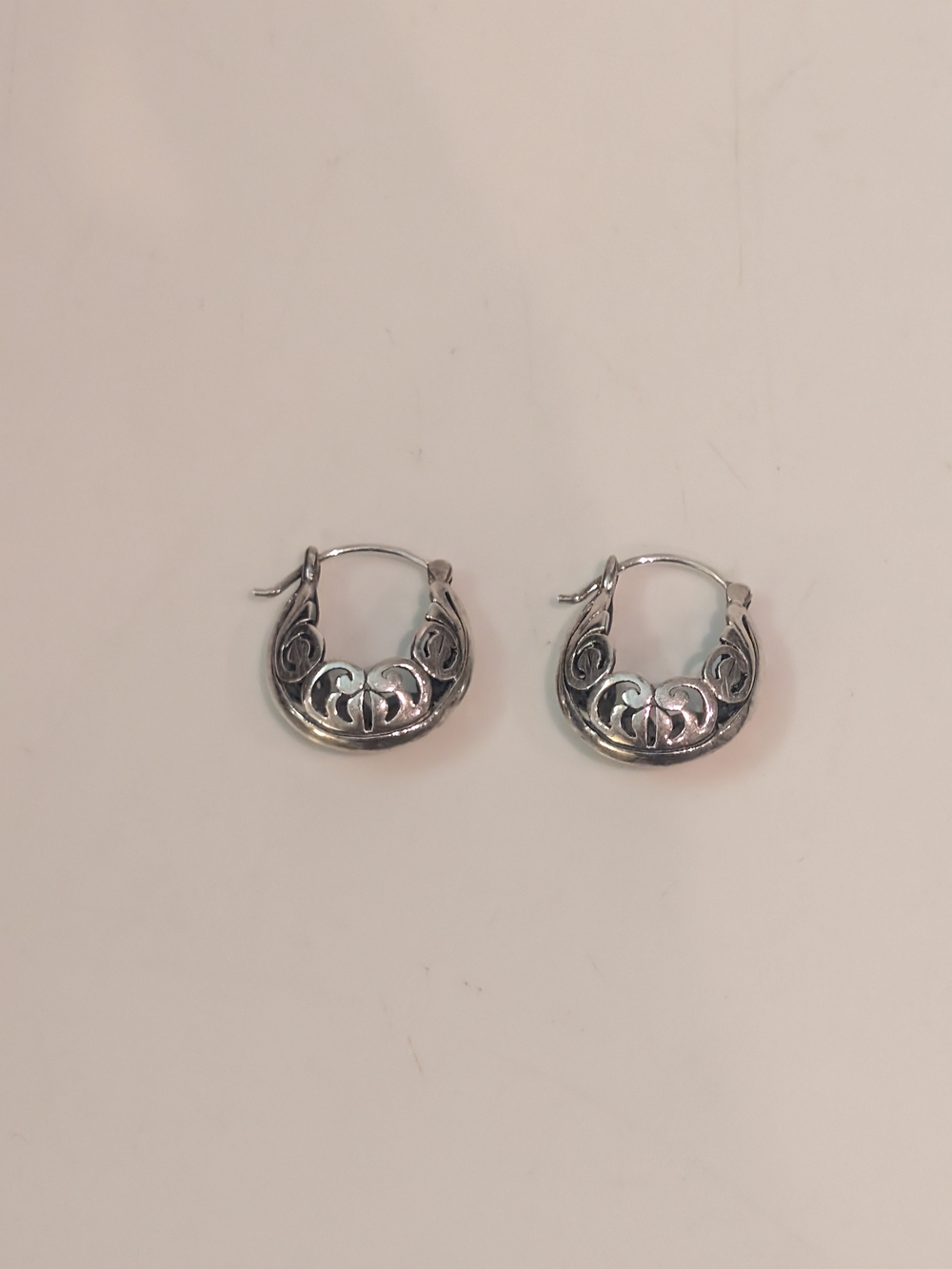 Vintage Rare Silpada Sterling Silver Filigree Open Hoop Huggie Earrings .925